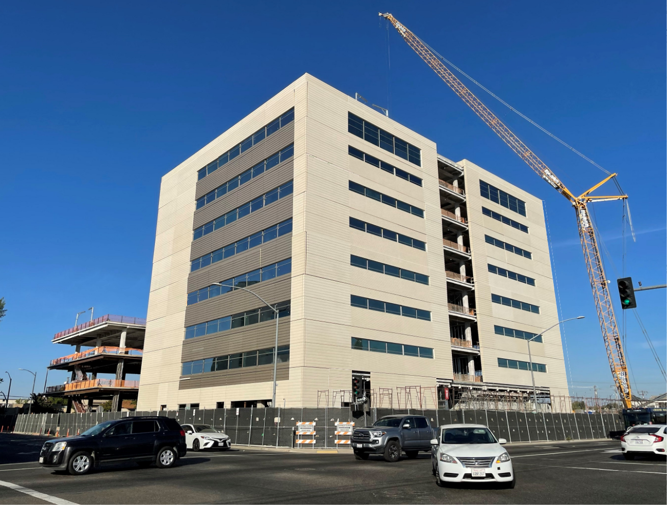 Southeast Photo of New Modesto Courthouse with Infinite Facade