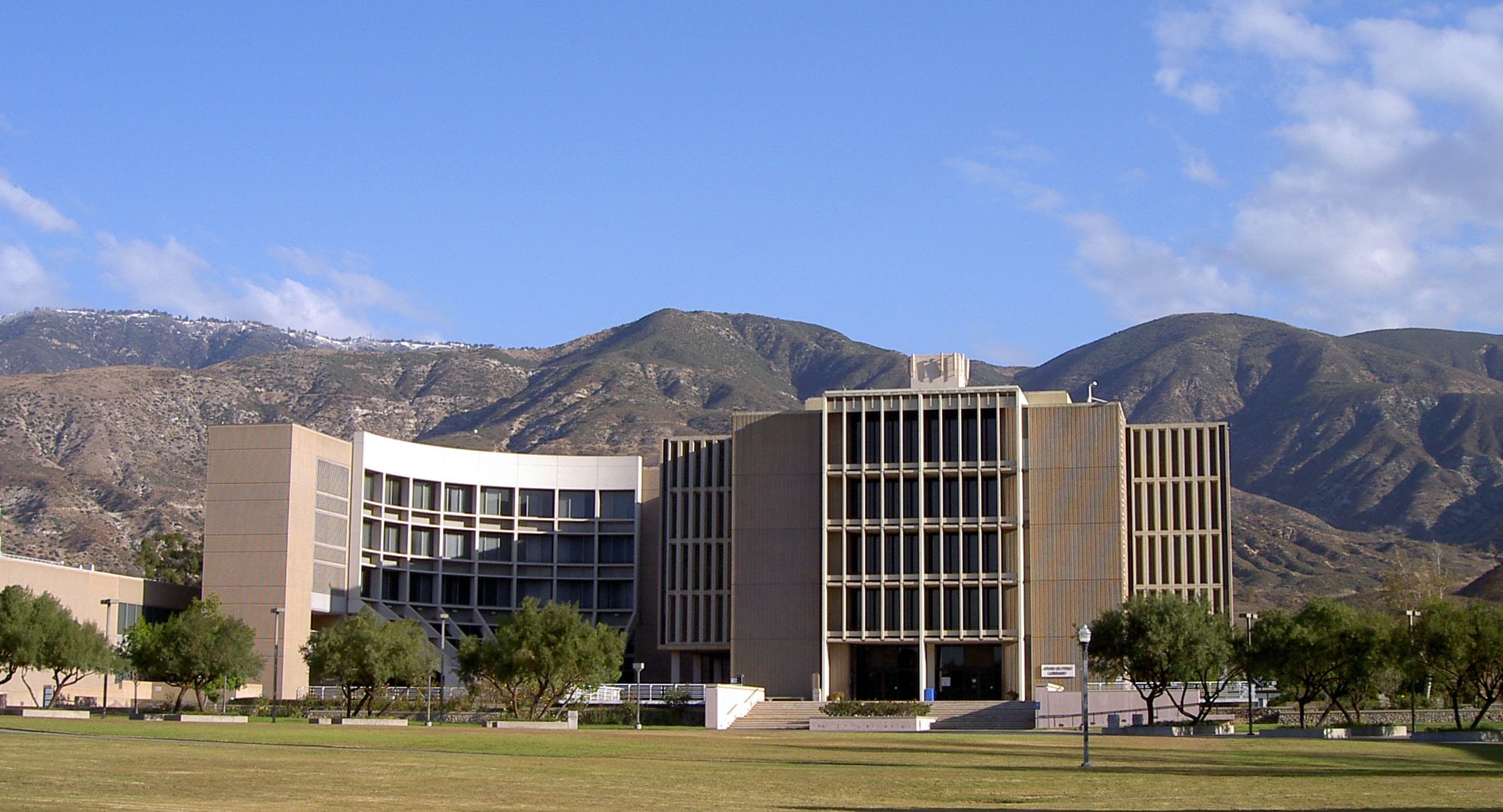 John M. Pfau Library – CSUSB
